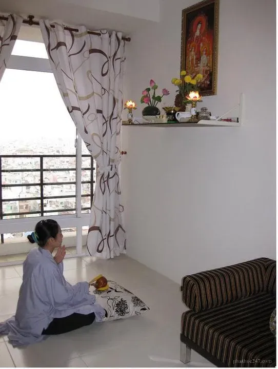 Bàn thờ ông bà là nơi thể hiện lòng hiếu thảo trong gia đình Việt Nam