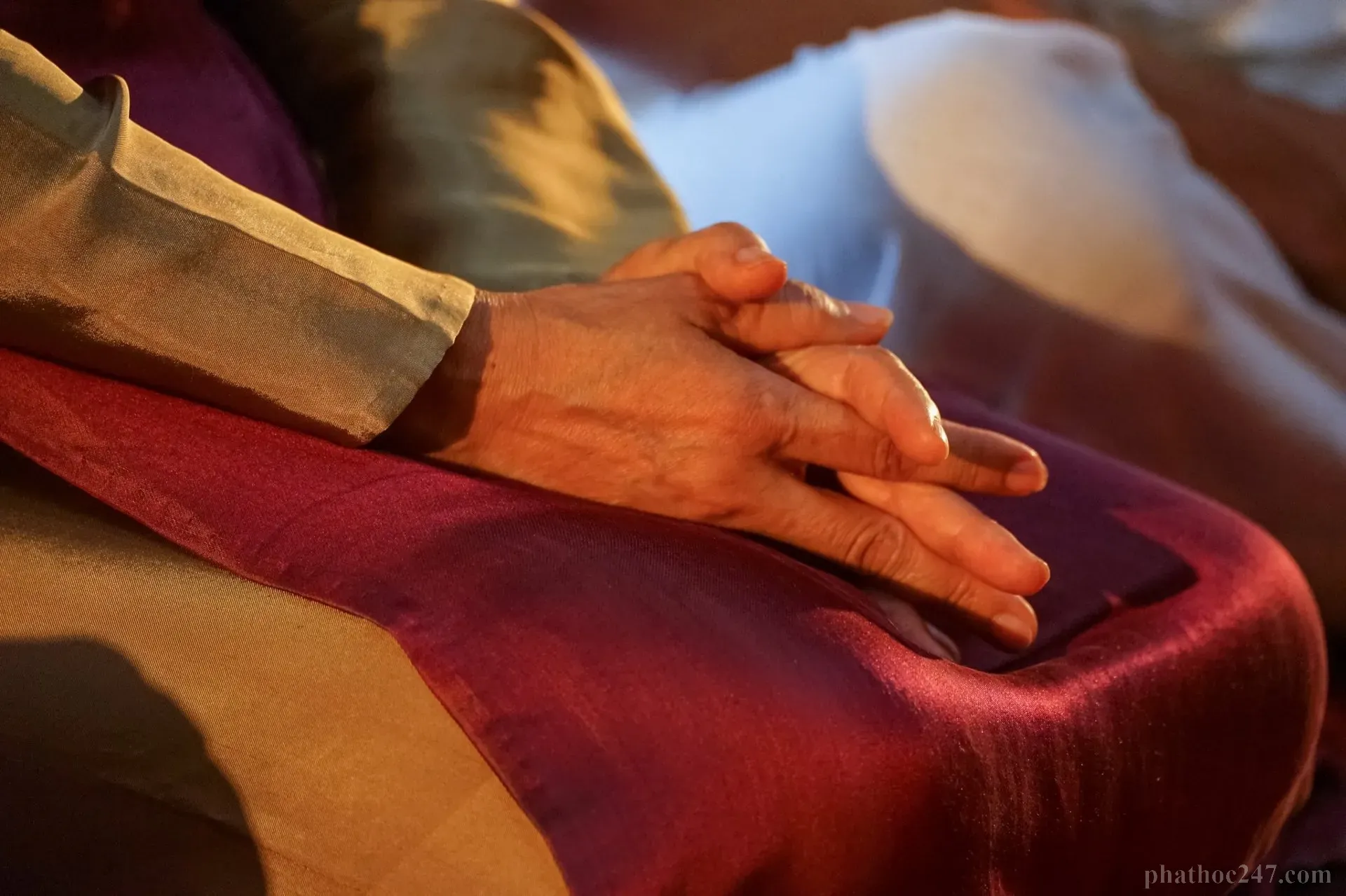 Bàn thờ Phật trong gia đình được trang hoàng trang nghiêm và thanh sạch