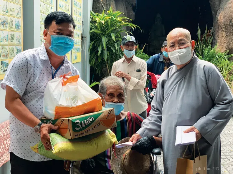 Bồ-tát luôn lắng nghe và hiểu rõ nỗi lòng của người khác với trái tim từ bi