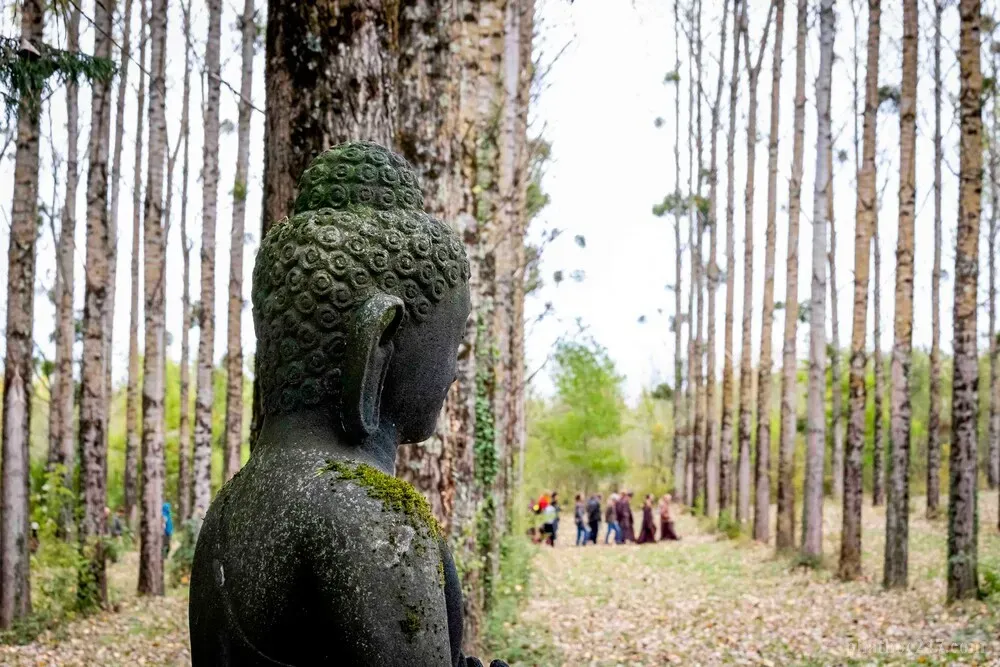 Các Phật tử tham gia khóa tu Bát Quan Trai tại chùa