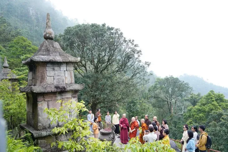 Chiếc hộp được cho là chứa xá-lợi Phật hoàng được tìm thấy tại Ngũa Vân - do TS Nguyễn Văn Anh phát hiện, đây là khám phá quan trọng của năm 2017