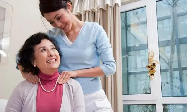 Con dâu nên xem mẹ chồng như mẹ ruột, nhận lời dạy bảo với tấm lòng kính trọng