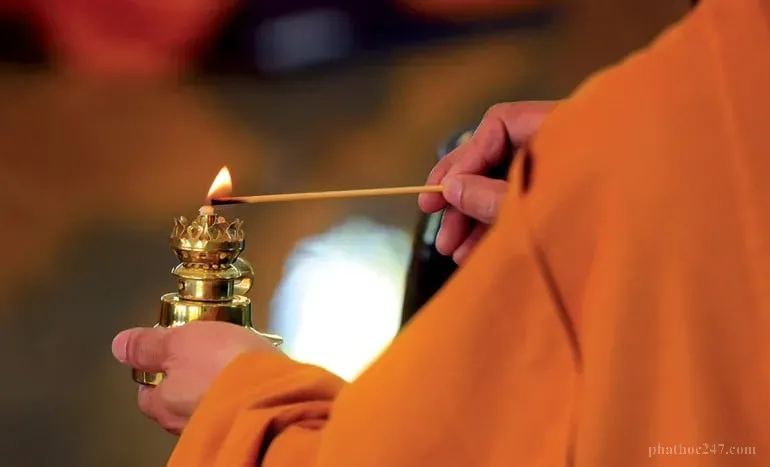 Cúng dường người có đức hạnh mang lại phước báo thực sự