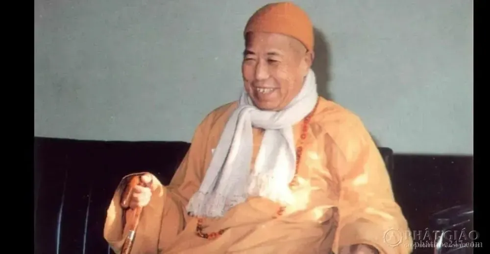 Giáo dục truyền thống tập trung vào rèn luyện nhân cách, sự tôn kính và hiếu thảo đối với cha mẹ