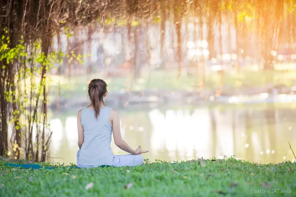 Hình ảnh Phật Bồ Tát trong chùa chiếu sáng tâm niệm của người tu hành