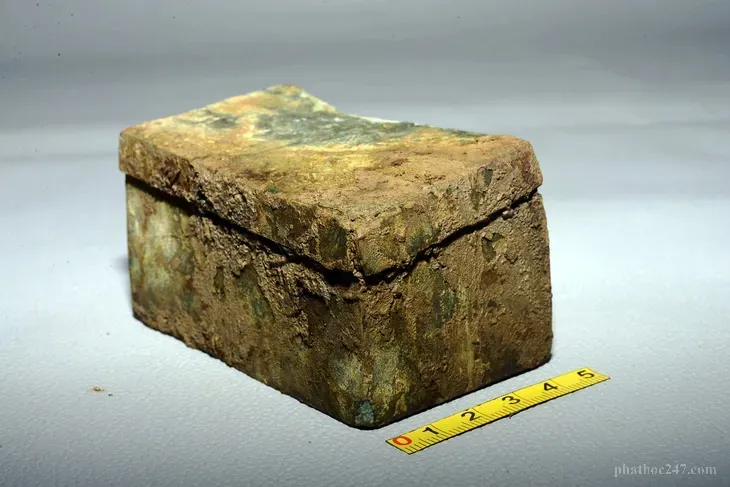 Hộp xá-lợi được phát hiện tại Ngũa Vân, Yên Tử - nơi được xem là điểm tôn trị xá-lợi quan trọng của Phật hoàng Trần Nhân Tông