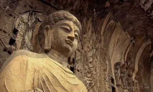 Người phụ nữ ghi chép quản lý tài chính cá nhân, quản lý chi tiêu hàng tháng