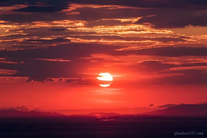 Những người sống với tâm lý hối tiếc thường gặp khó khăn trong các mối quan hệ xã hội