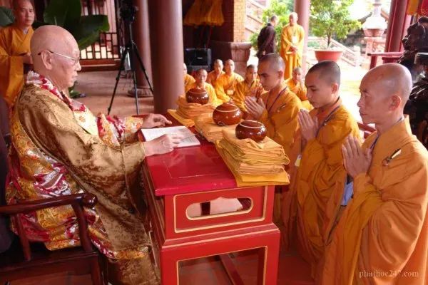 Pháp sư Tịnh Không - vị pháp sư nổi bật về thuyết giảng kinh Phật và truyền dạy pháp