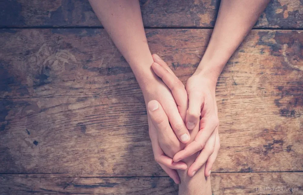 Phật giáo khuyến khích nhìn nhân duyên vợ chồng bằng con mắt từ bi và hiểu biết