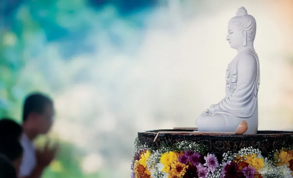 Phật tử cân bằng giữa kiếm sống và hành thiện