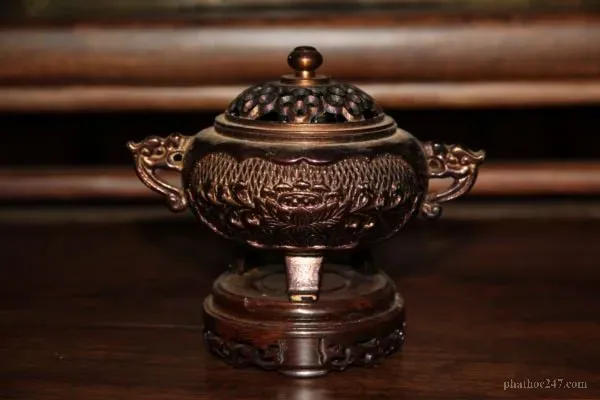 Thủ lư truyền thống được sử dụng trong các nghi thức Phật giáo