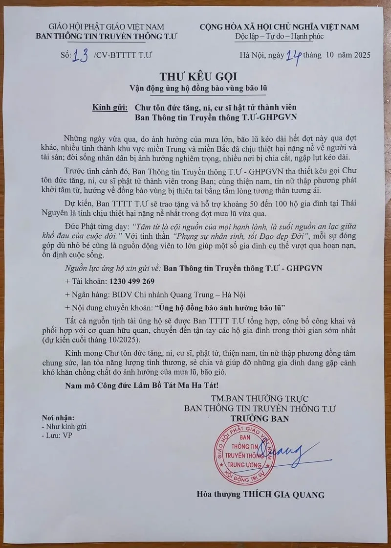 Những hộp tiếp tế chứa đầy các vật phẩm hỗ trợ được chuẩn bị gửi tới các gia đình gặp khó khăn tại vùng lũ