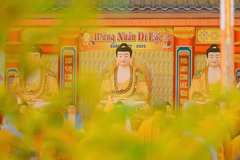 Những người niệm Phật Dược Sư với tinh tâm được hưởng phước lành từ nguyện lực của Ngài